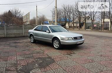 Седан Audi A8 1995 в Краматорске