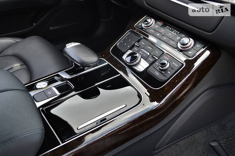 Седан Audi A8 2016 в Харькове