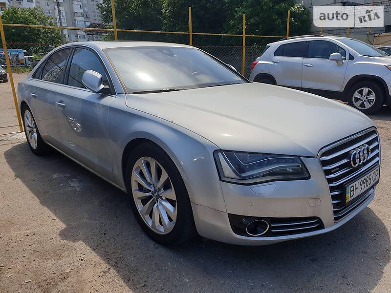 Седан Audi A8 2011 в Одесі