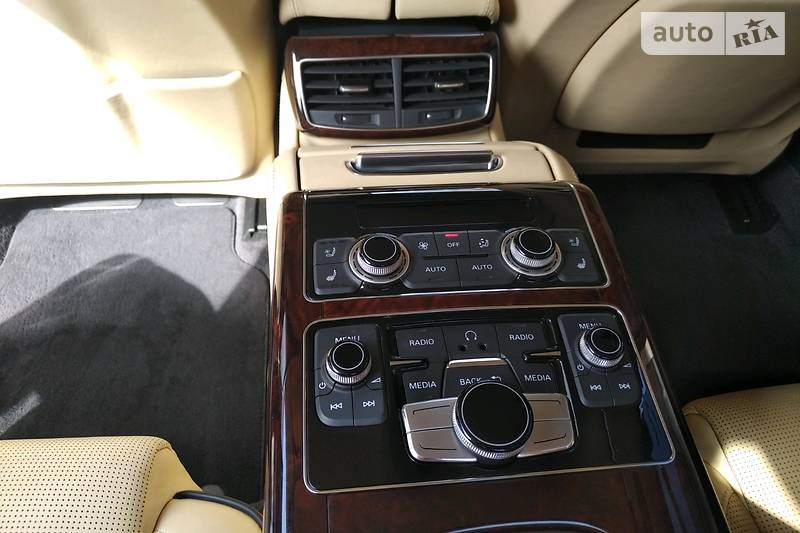 Седан Audi A8 2013 в Києві
