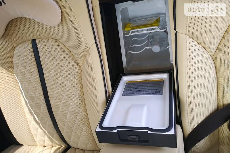 Седан Audi A8 2013 в Києві