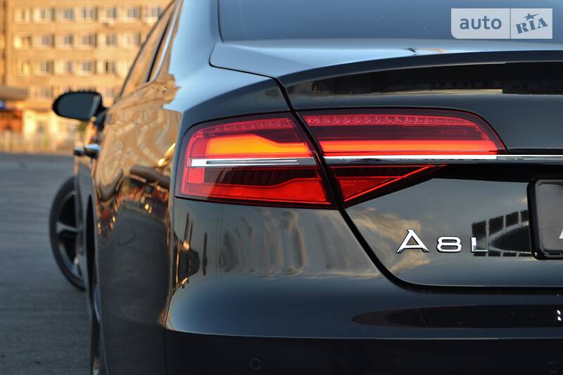 Седан Audi A8 2016 в Харькове