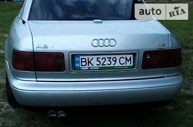 Седан Audi A8 1997 в Сарнах