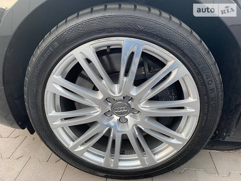 Седан Audi A8 2012 в Харкові