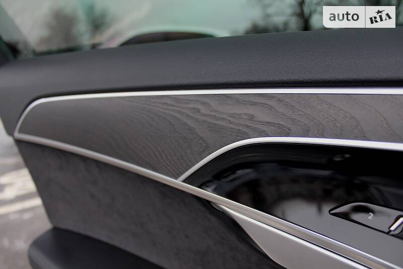 Седан Audi A8 2018 в Харькове
