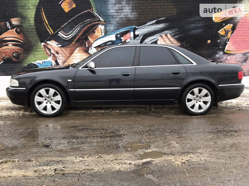 Audi A8 S8 QU 365 L SIL