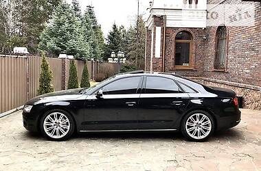 Седан Audi A8 2013 в Сваляве