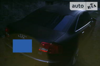 Седан Audi A8 2004 в Киеве