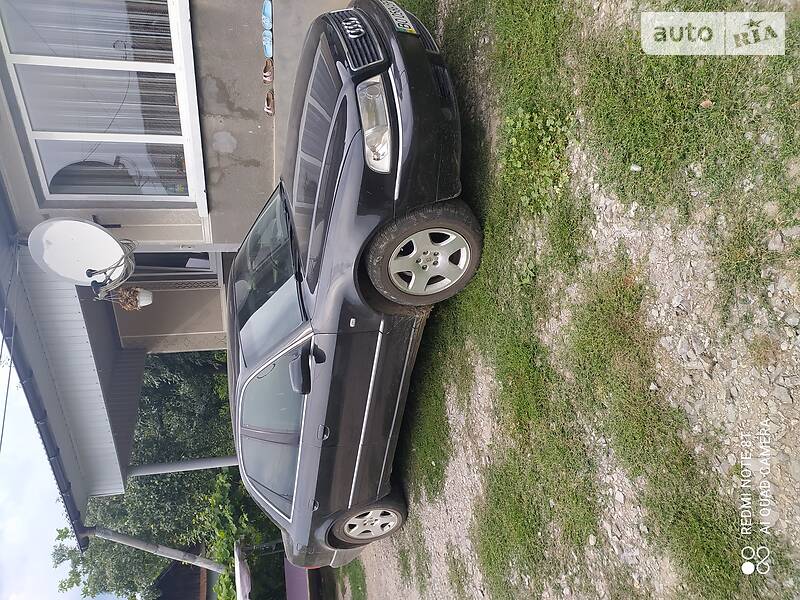 Седан Audi A8 2001 в Борщеві