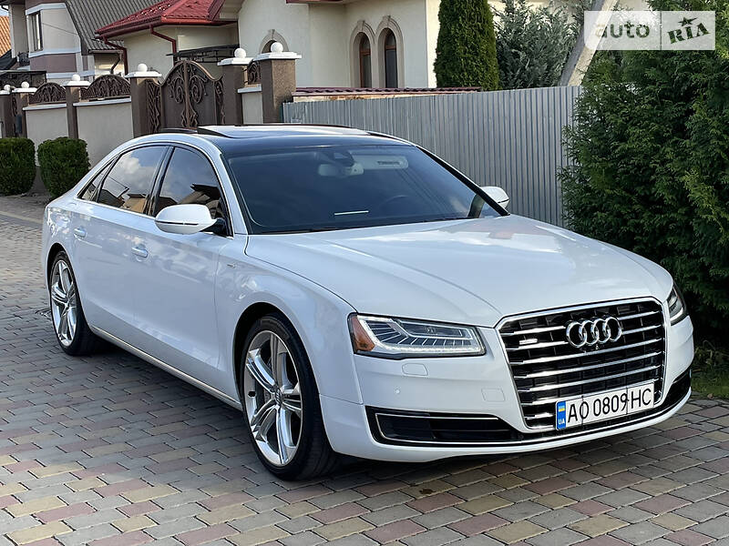 Седан Audi A8 2014 в Ужгороді