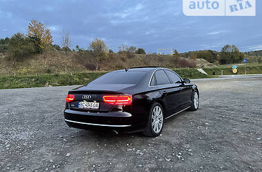 Седан Audi A8 2013 в Львове