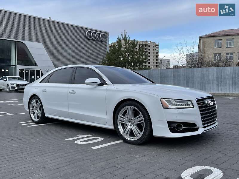 Седан Audi A8 2016 в Києві