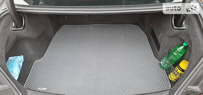 Седан Audi A8 2017 в Тячеве