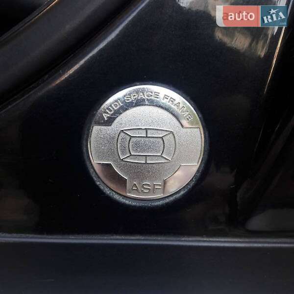 Седан Audi A8 2000 в Одессе