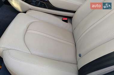 Седан Audi A8 2012 в Львове