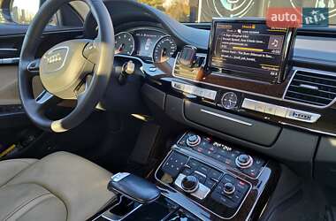 Седан Audi A8 2012 в Львове