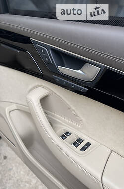 Седан Audi A8 2015 в 