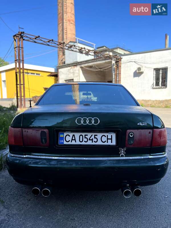 Седан Audi A8 1999 в Черкасах