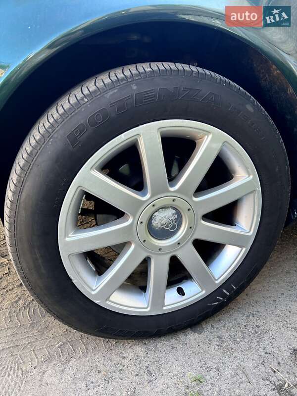 Седан Audi A8 1999 в Черкасах