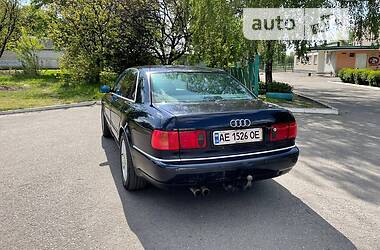 Седан Audi A8 2000 в Павлограде