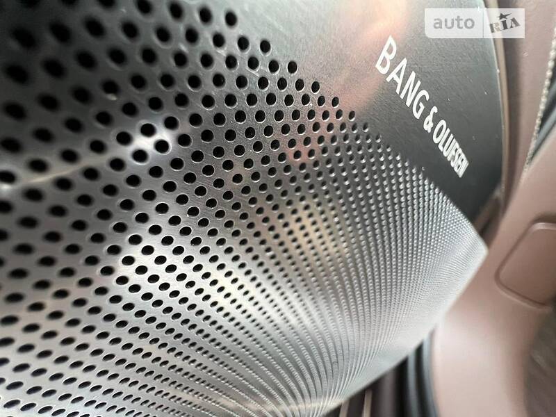 Седан Audi A8 2014 в Києві
