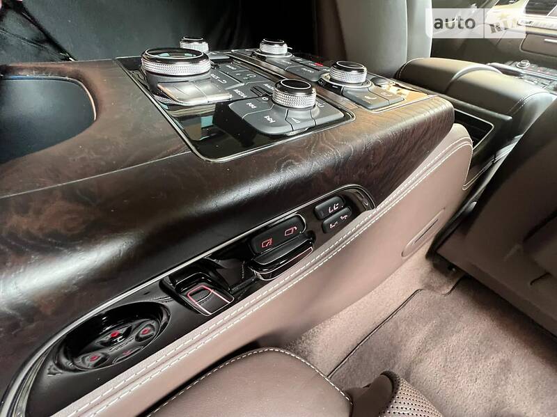 Седан Audi A8 2014 в Києві