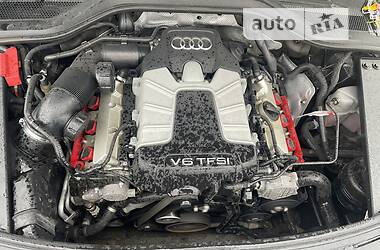 Седан Audi A8 2012 в Ужгороді