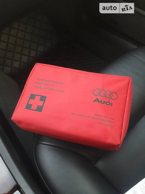 Седан Audi A8 2002 в Киеве