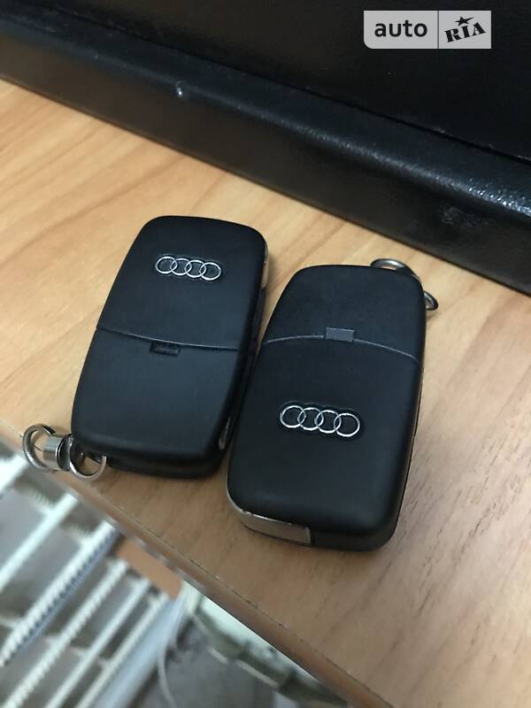 Седан Audi A8 2002 в Киеве
