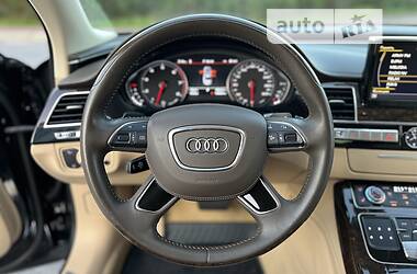 Седан Audi A8 2012 в 