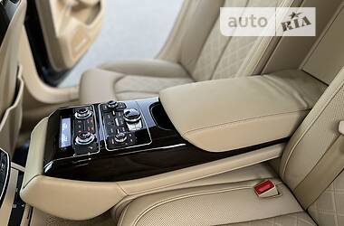 Седан Audi A8 2012 в 