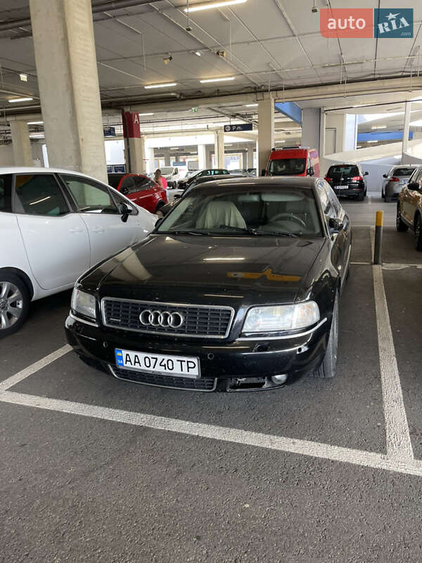 Седан Audi A8 2001 в Киеве