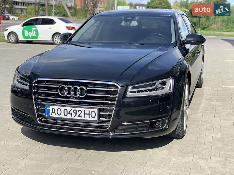 Седан Audi A8 2015 в Ужгороде