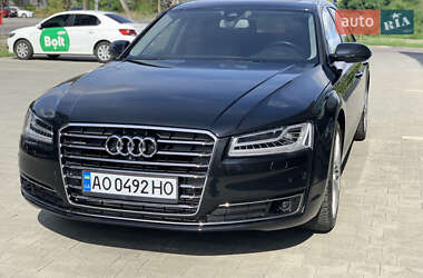 Седан Audi A8 2015 в Ужгороді