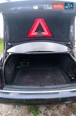 Седан Audi A8 2000 в 