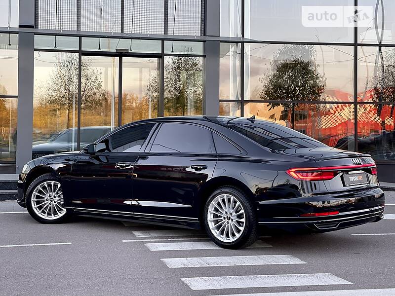 Седан Audi A8 2021 в Киеве
