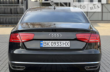 Седан Audi A8 2011 в 
