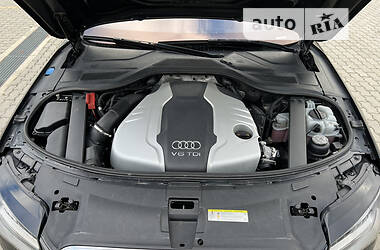 Седан Audi A8 2011 в 