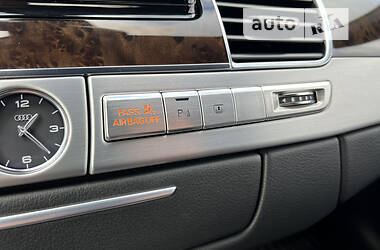 Седан Audi A8 2011 в 