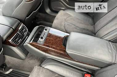 Седан Audi A8 2011 в 