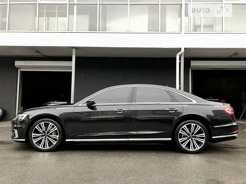 Седан Audi A8 2018 в Києві