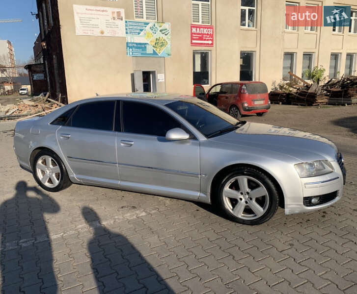Седан Audi A8 2005 в Черновцах
