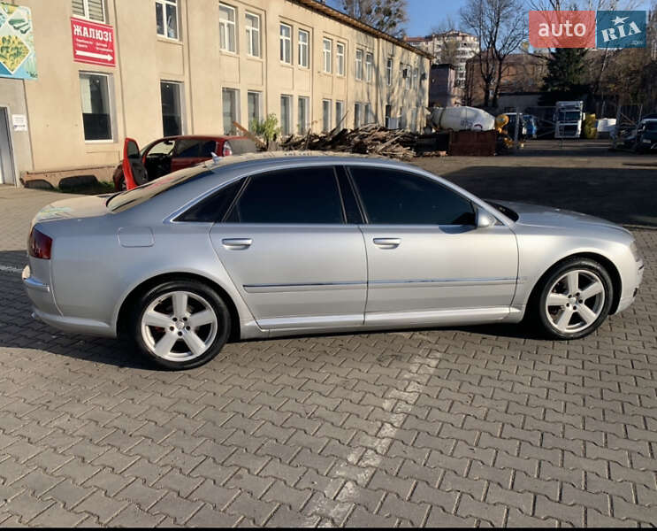 Седан Audi A8 2005 в Черновцах