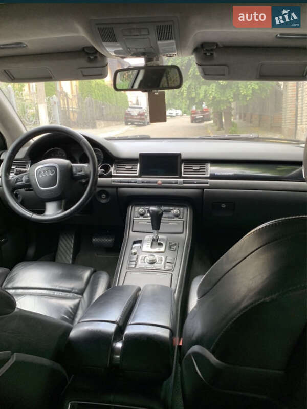 Седан Audi A8 2005 в Черновцах