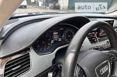 Седан Audi A8 2010 в 