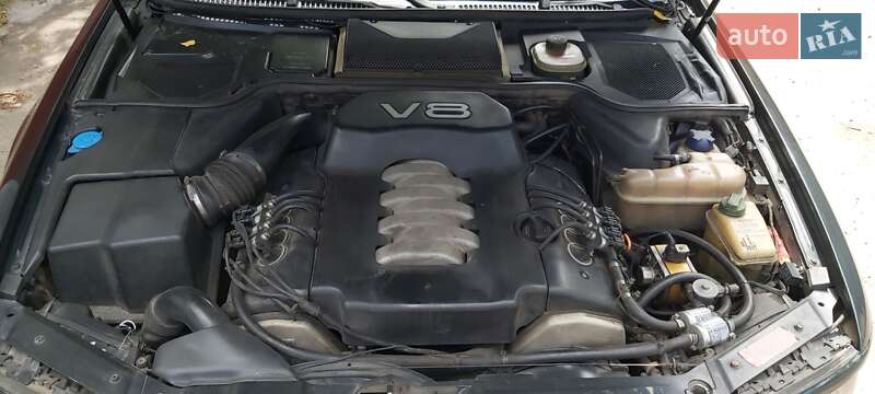 Седан Audi A8 1995 в Одессе