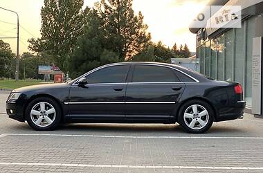 Седан Audi A8 2004 в 