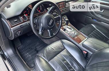 Седан Audi A8 2004 в 