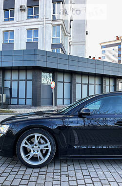 Седан Audi A8 2010 в Ивано-Франковске