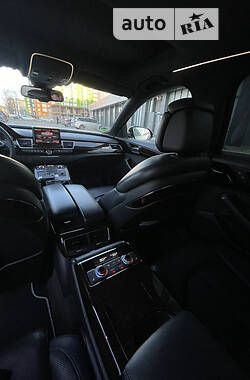 Седан Audi A8 2010 в Ивано-Франковске